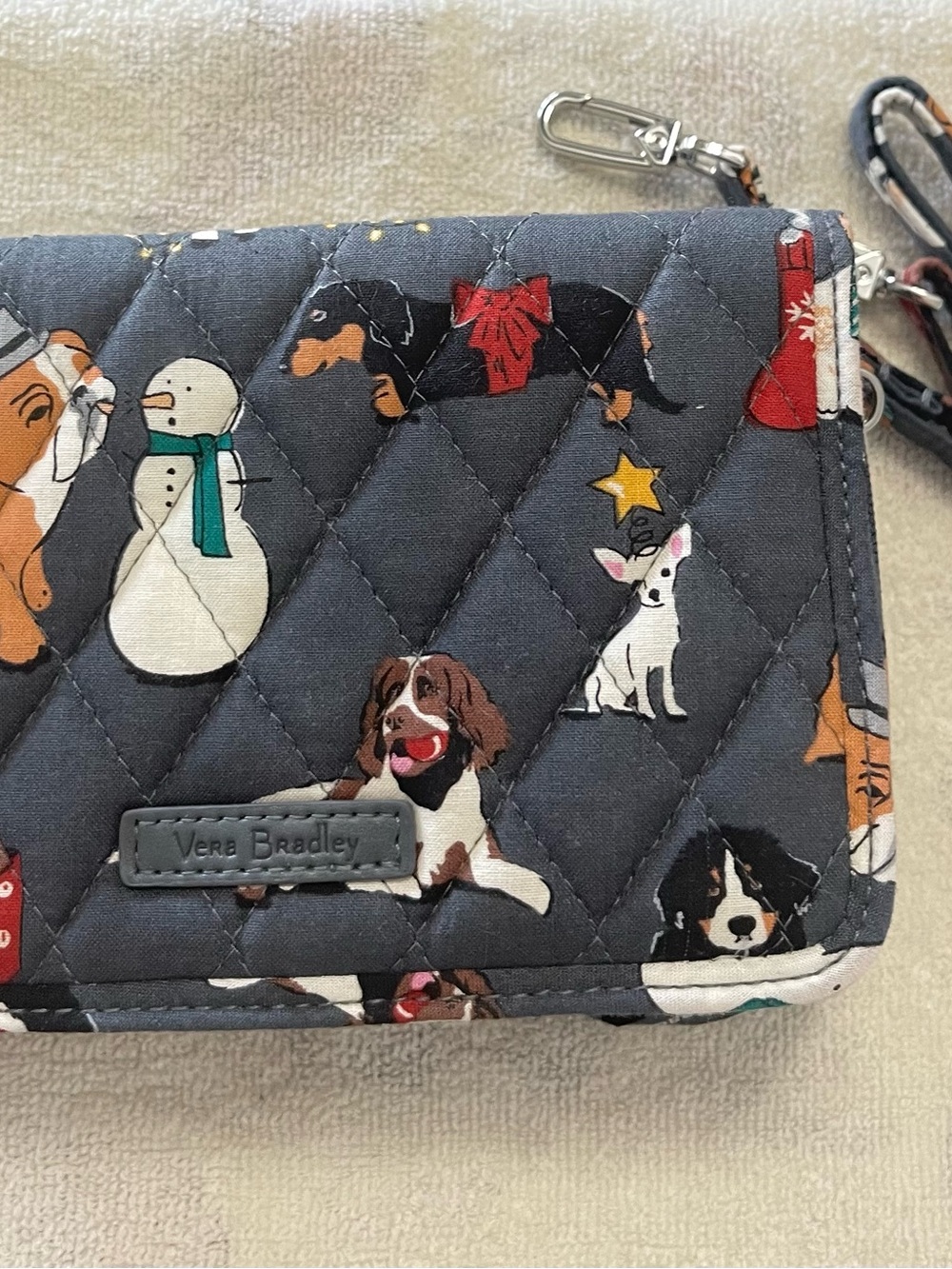 Vera Bradley RFID 3-in-1 Crossbody – Holiday Dogs – NWOT - Picture 7 of 12